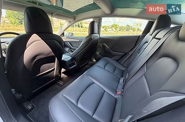 Седан Tesla Model 3 2022 в Кропивницком