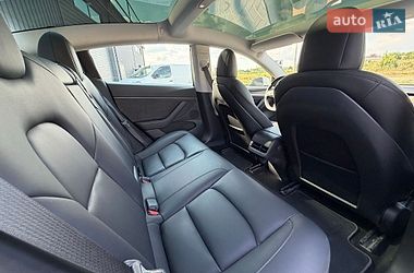 Седан Tesla Model 3 2022 в Кропивницком