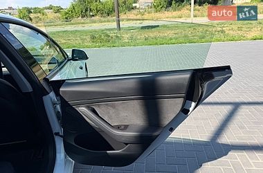 Седан Tesla Model 3 2022 в Кропивницком