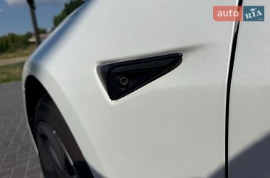 Седан Tesla Model 3 2022 в Кропивницком
