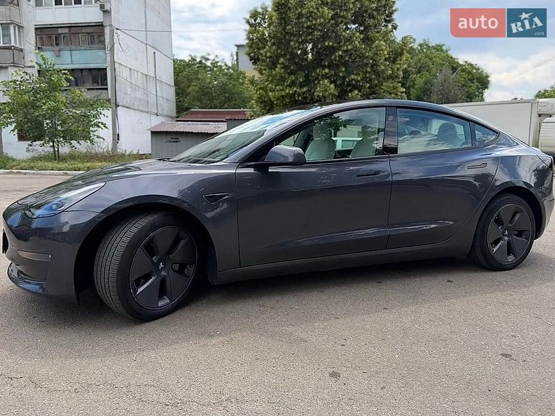 Tesla Model 3 2022