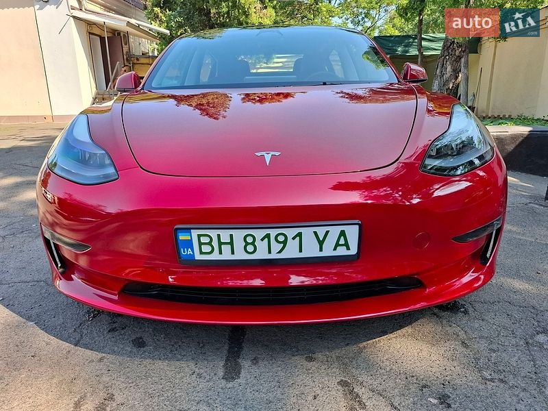 Седан Tesla Model 3 2023 в Одесі