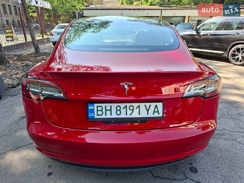 Седан Tesla Model 3 2023 в Одесі