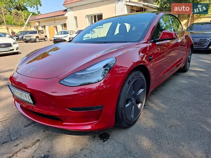 Седан Tesla Model 3 2023 в Одесі