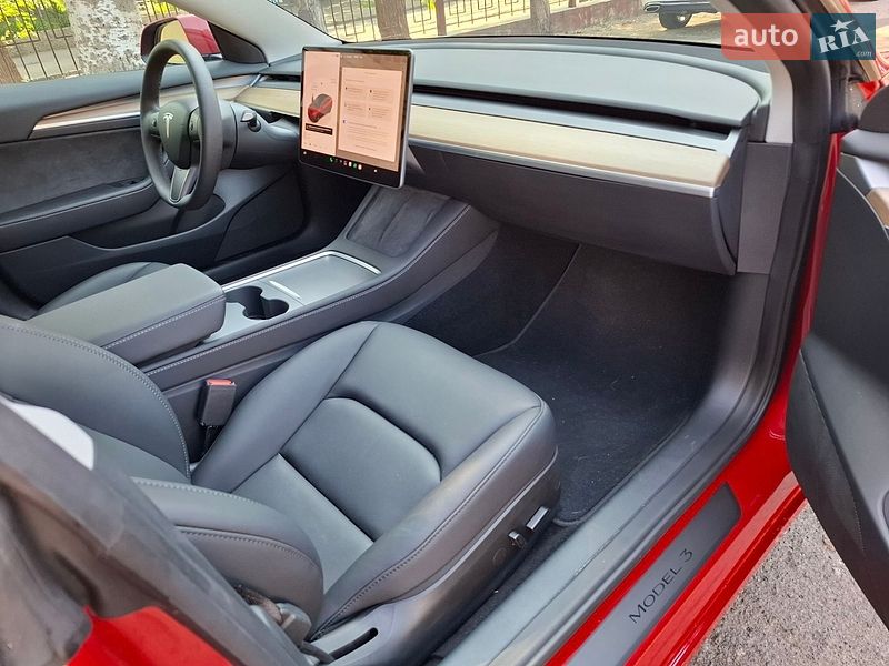 Седан Tesla Model 3 2023 в Одесі