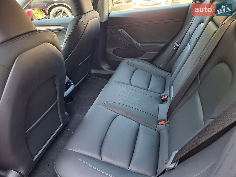 Седан Tesla Model 3 2023 в Одесі