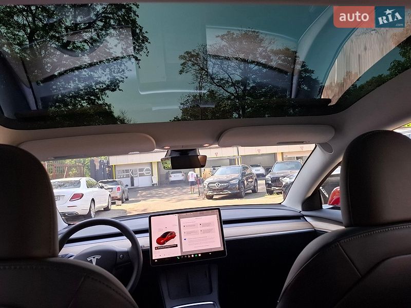 Седан Tesla Model 3 2023 в Одесі
