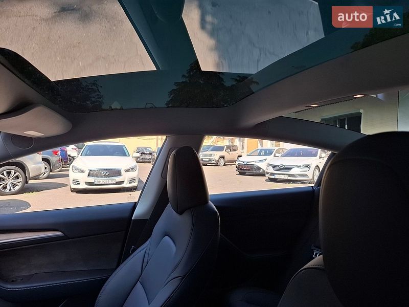 Седан Tesla Model 3 2023 в Одесі