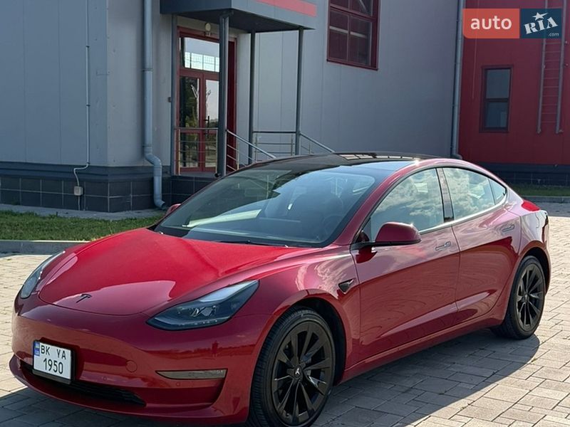 Tesla Model 3 2022