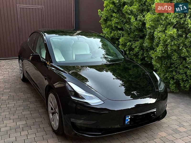 Седан Tesla Model 3 2021 в Днепре