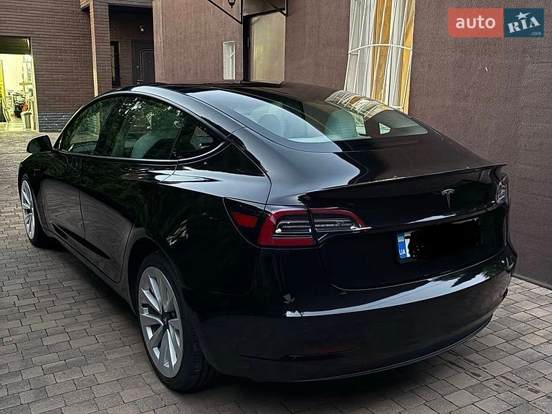 Седан Tesla Model 3 2021 в Днепре