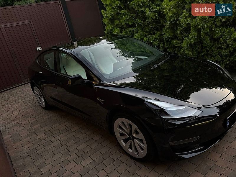 Седан Tesla Model 3 2021 в Днепре