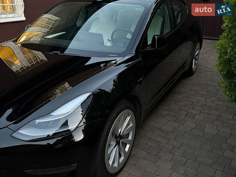 Седан Tesla Model 3 2021 в Днепре