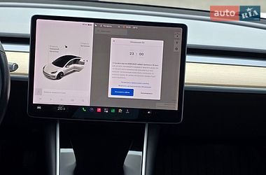 Седан Tesla Model 3 2018 в Львове