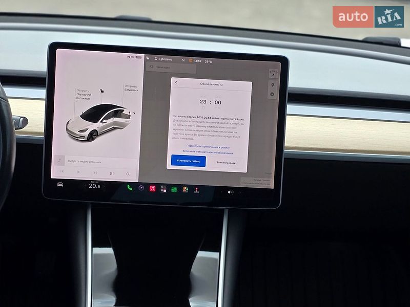 Седан Tesla Model 3 2018 в Львове