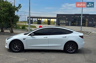 Седан Tesla Model 3 2018 в Львове