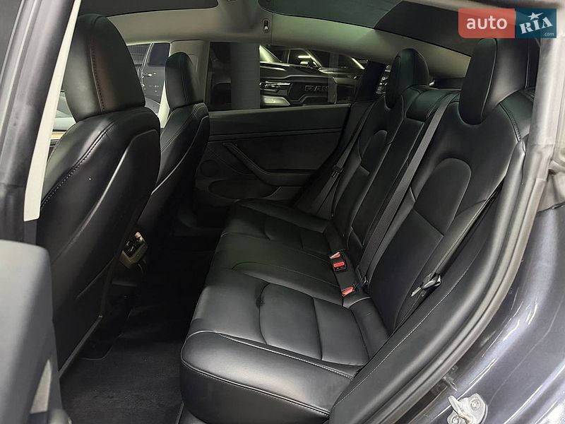 Седан Tesla Model 3 2023 в Одессе