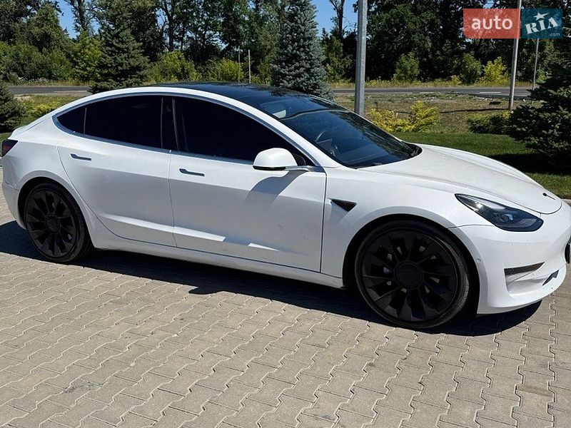 Tesla Model 3 2020