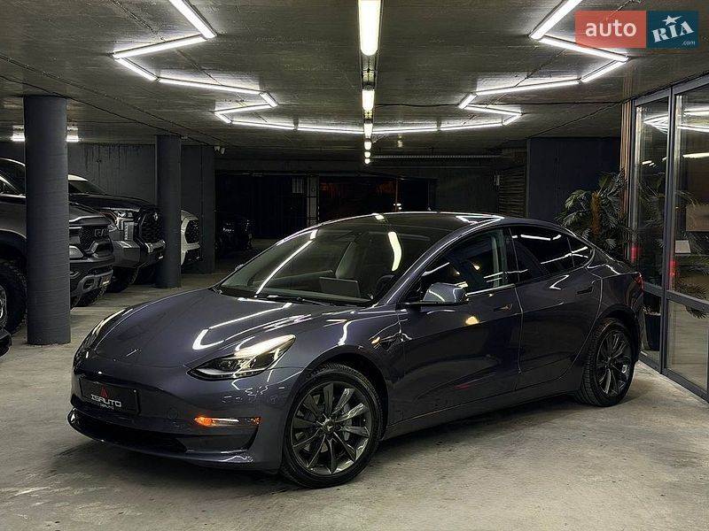 Седан Tesla Model 3 2023 в Одессе