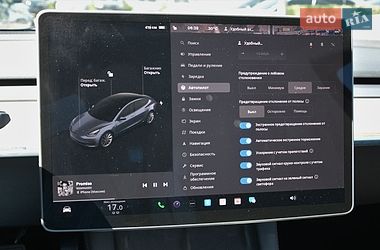 Седан Tesla Model 3 2023 в Києві