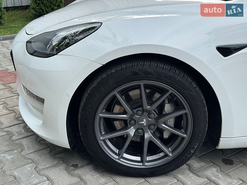 Седан Tesla Model 3 2021 в Костопілі