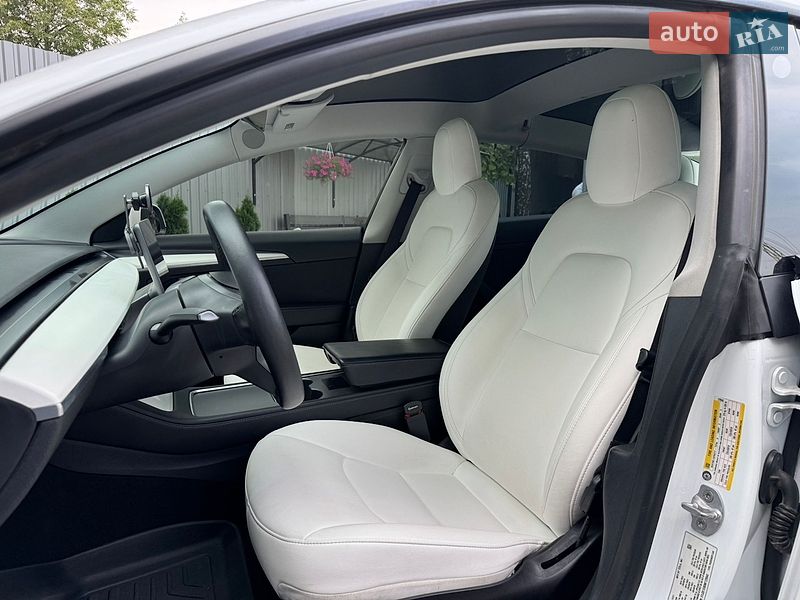 Седан Tesla Model 3 2021 в Костопілі