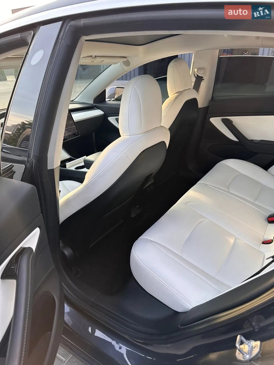 2018 Tesla Model 3 - мініатюра 3