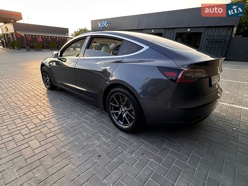 Седан Tesla Model 3 2018 в Кам'янець-Подільському фото 12 Седан Tesla Model 3 2018 в Кам'янець-Подільському