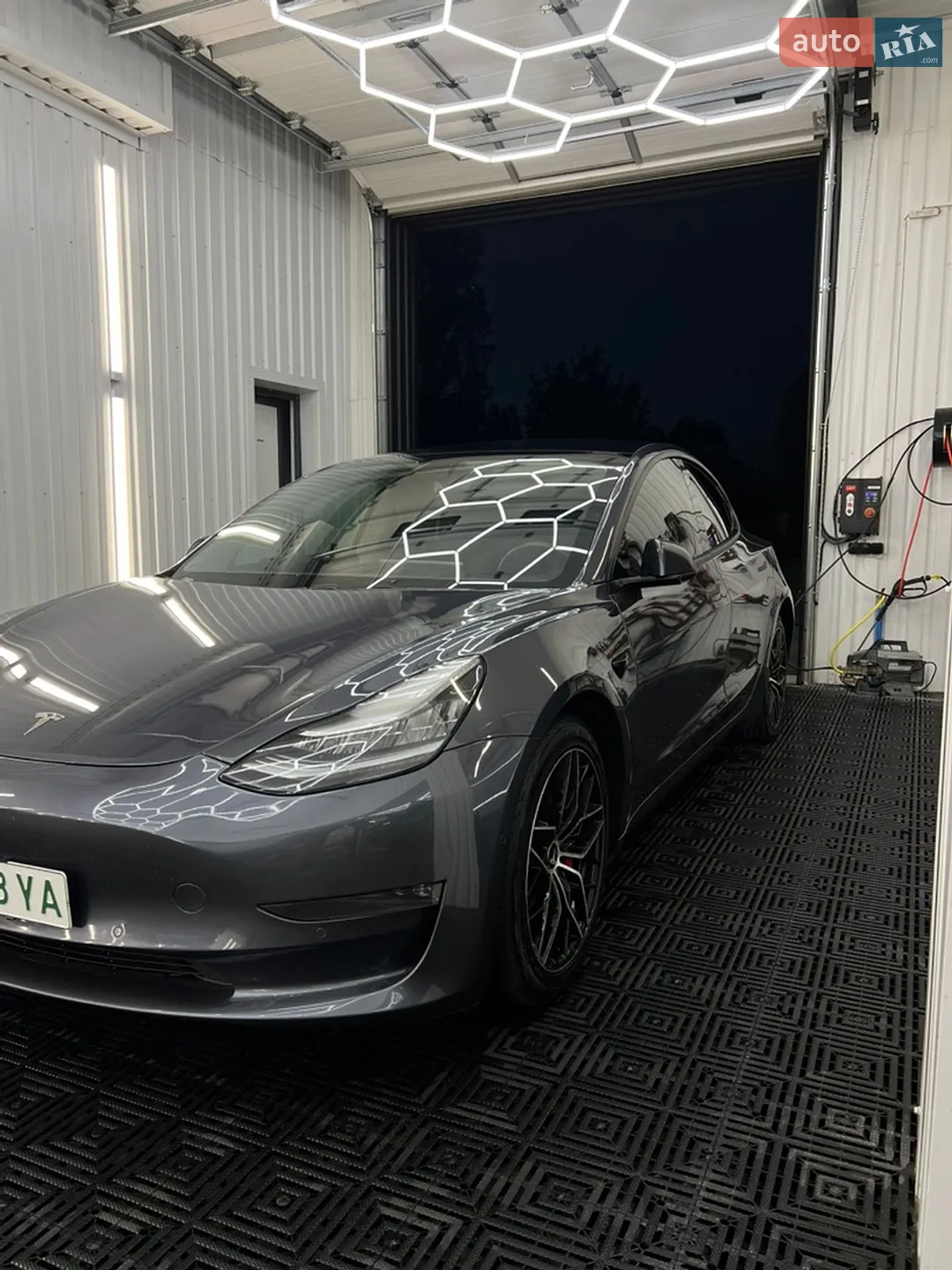 2018 Tesla Model 3 - мініатюра 3