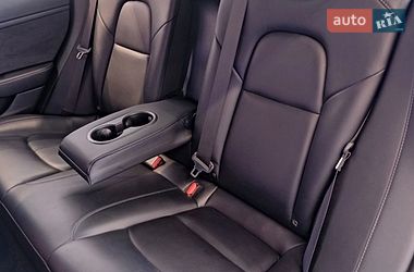 Седан Tesla Model 3 2023 в Одессе
