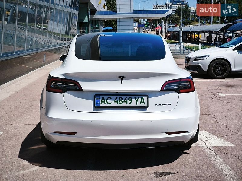 Седан Tesla Model 3 2020 в Києві