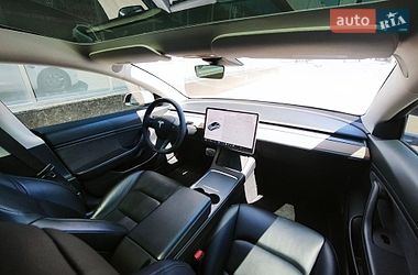 Седан Tesla Model 3 2020 в Києві