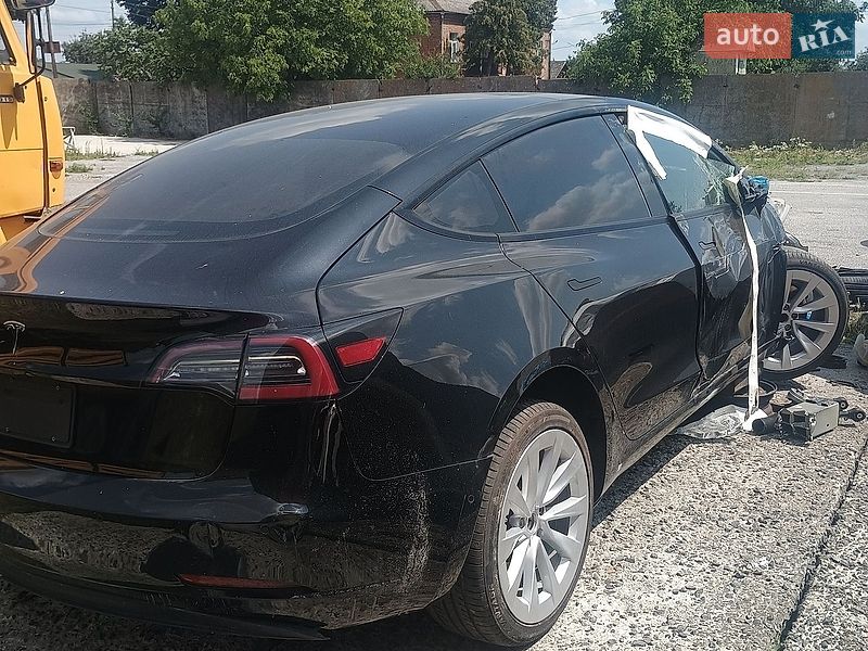 Седан Tesla Model 3 2022 в Хмельницком