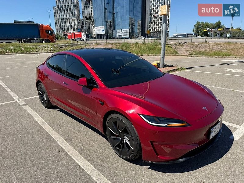 Tesla Model 3 2024