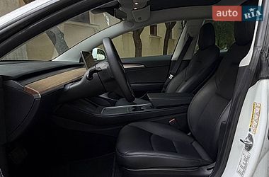 Седан Tesla Model 3 2022 в Львове