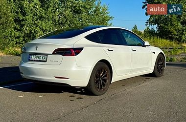 Седан Tesla Model 3 2021 в Киеве