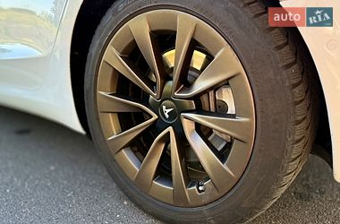 Седан Tesla Model 3 2021 в Киеве