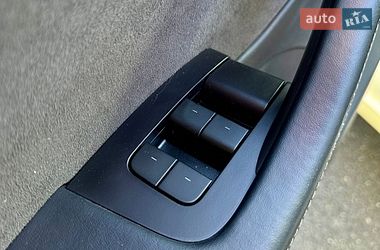 Седан Tesla Model 3 2021 в Киеве
