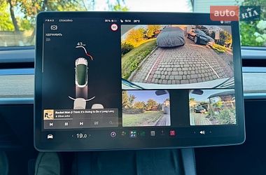 Седан Tesla Model 3 2021 в Киеве