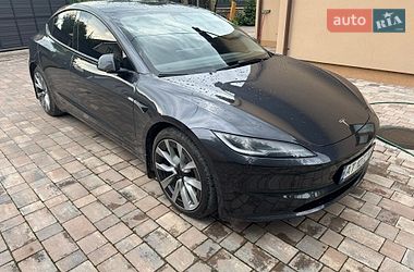 Седан Tesla Model 3 2025 в Коломые