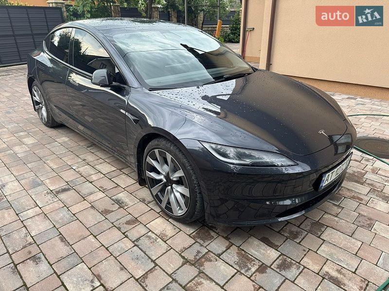 Седан Tesla Model 3 2025 в Коломые