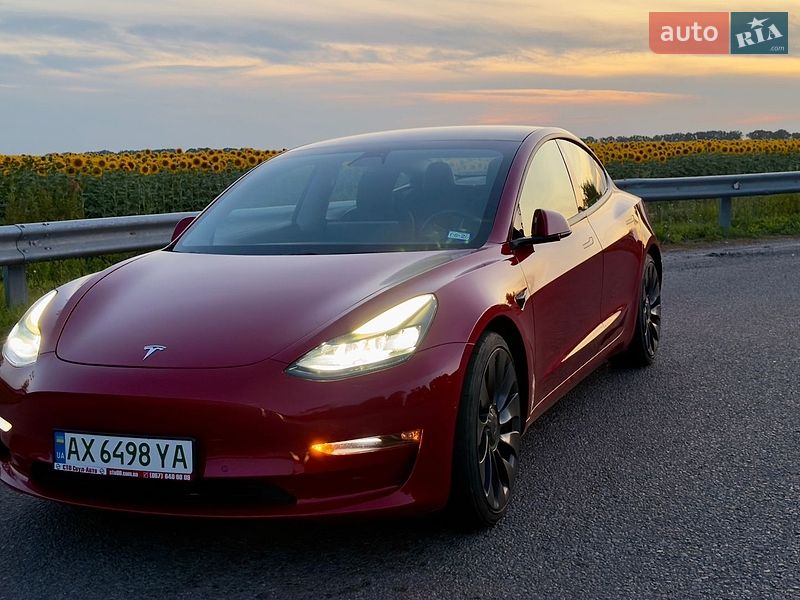 Седан Tesla Model 3 2021 в Полтаве