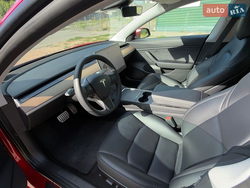 Седан Tesla Model 3 2021 в Полтаве