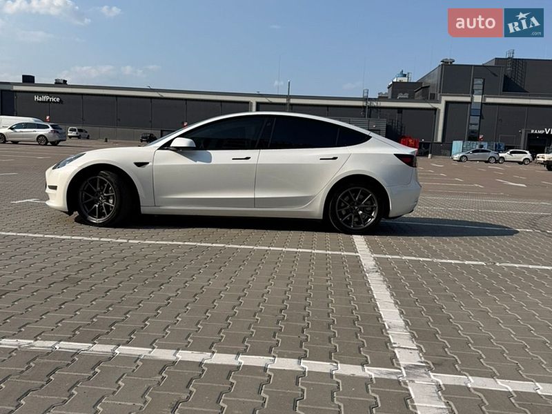 Седан Tesla Model 3 2022 в Киеве фото 3 Седан Tesla Model 3 2022 в Киеве