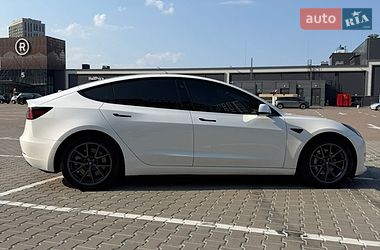 Седан Tesla Model 3 2022 в Києві