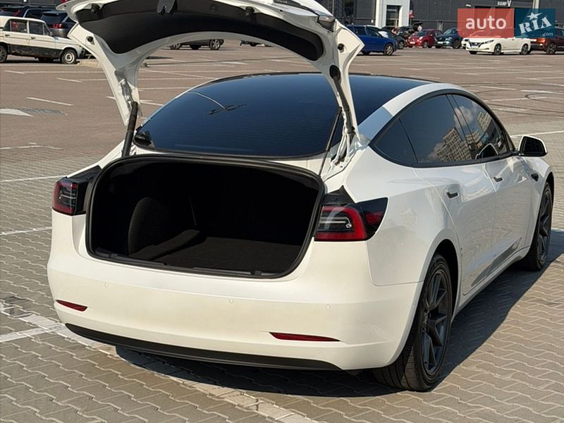 Седан Tesla Model 3 2022 в Киеве фото 15 Седан Tesla Model 3 2022 в Киеве
