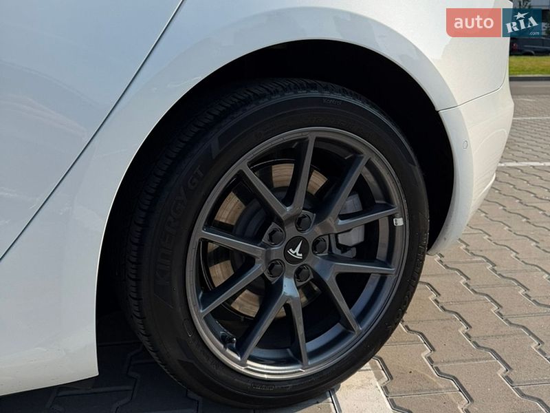 Седан Tesla Model 3 2022 в Киеве фото 20 Седан Tesla Model 3 2022 в Киеве