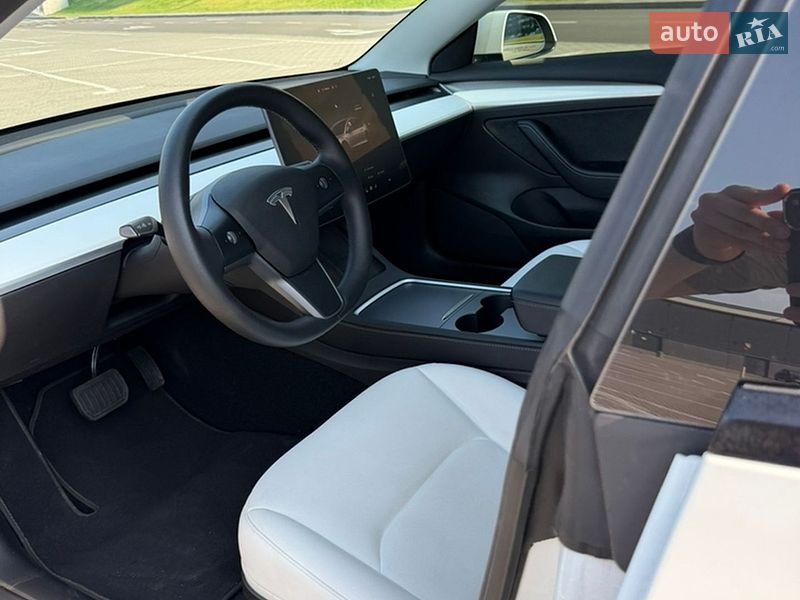 Седан Tesla Model 3 2022 в Киеве фото 25 Седан Tesla Model 3 2022 в Киеве