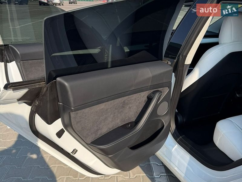 Седан Tesla Model 3 2022 в Киеве фото 28 Седан Tesla Model 3 2022 в Киеве