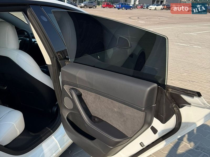 Седан Tesla Model 3 2022 в Киеве фото 30 Седан Tesla Model 3 2022 в Киеве